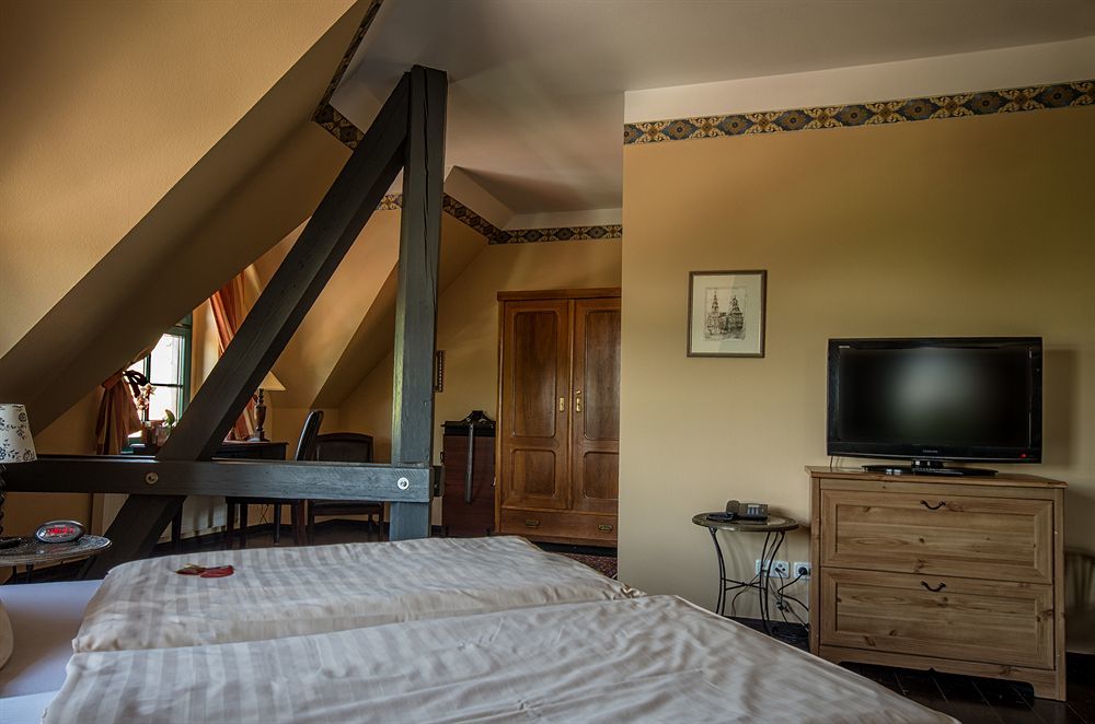 Hotel Zur Henne Naumburg  Bagian luar foto