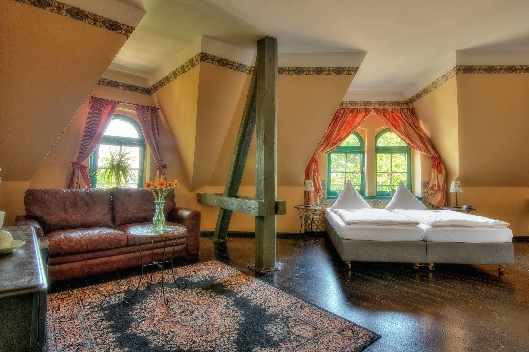 Hotel Zur Henne Naumburg  Bagian luar foto