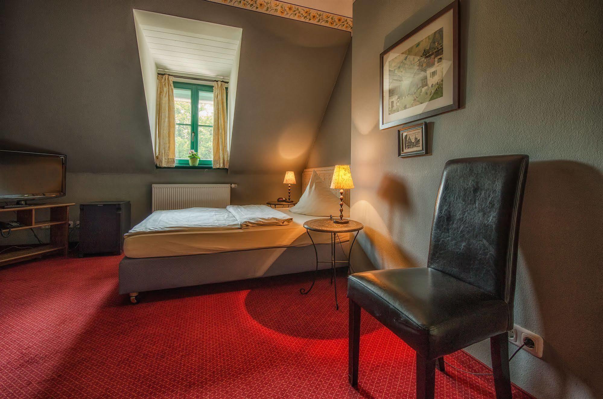 Hotel Zur Henne Naumburg  Bagian luar foto