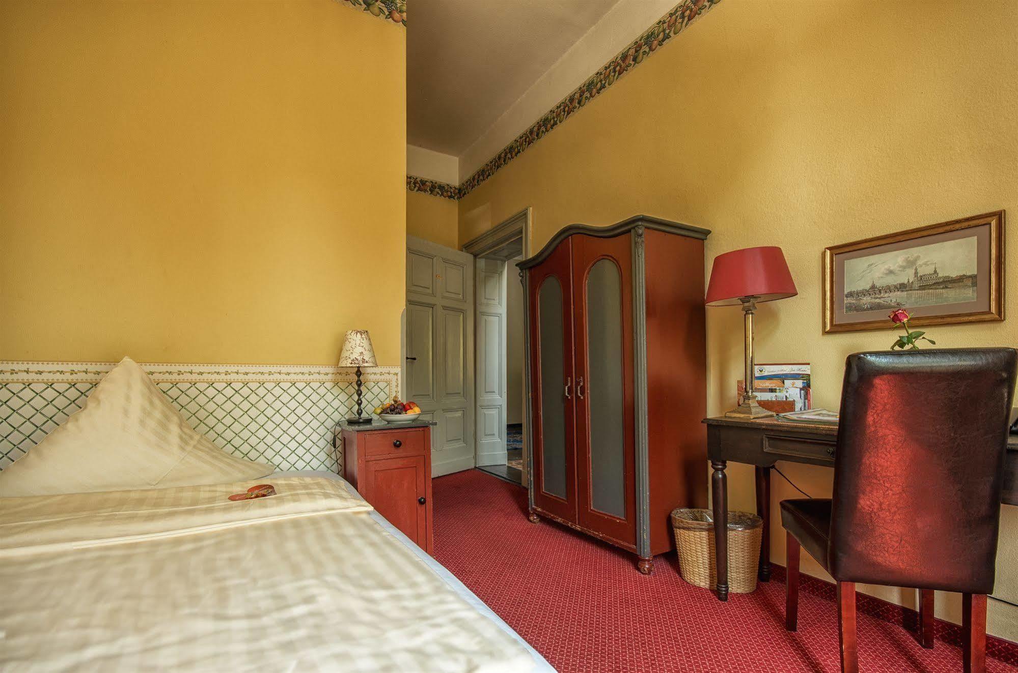 Hotel Zur Henne Naumburg  Bagian luar foto